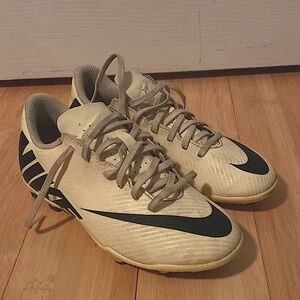 Kid’s Nike Vapor Cleats Light Yellow Soccer Football